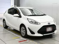 Toyota AQUA лот № 30654 оценка 3.5  с аукциона в Японии 4