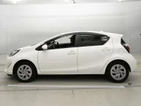 Toyota AQUA лот № 30654 оценка 3.5  с аукциона в Японии 3