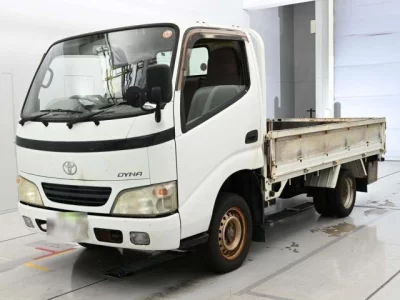 Toyota DYNA  с аукциона в Японии