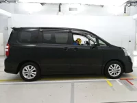 Toyota NOAH лот № 30647 оценка 3.5  с аукциона в Японии 2