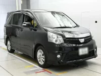 Toyota NOAH лот № 30647 оценка 3.5  с аукциона в Японии 4