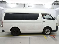 Toyota HIACE VAN лот № 40121 оценка 3  с аукциона в Японии 2