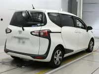 Toyota SIENTA лот № 30616 оценка 3.5  с аукциона в Японии 1