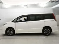 Toyota NOAH лот № 90484 оценка 3.5  с аукциона в Японии 3