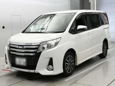 Toyota NOAH  с аукциона в Японии