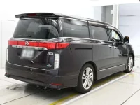 Nissan ELGRAND лот № 90505 оценка 3.5  с аукциона в Японии 1