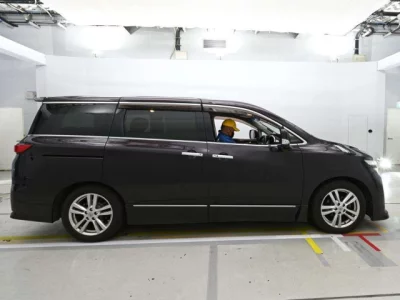 Nissan ELGRAND  с аукциона в Японии