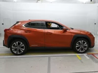 Lexus UX лот № 36405 оценка 5  с аукциона в Японии 2