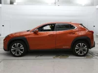 Lexus UX лот № 36405 оценка 5  с аукциона в Японии 3