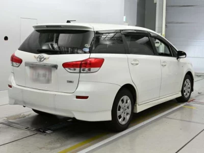 Toyota WISH  с аукциона в Японии