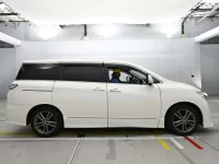Nissan ELGRAND лот № 30635 оценка 4  с аукциона в Японии 2