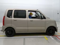 Mazda AZ WAGON лот № 95021 оценка 99  с аукциона в Японии 2