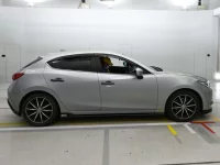 Mazda AXELA лот № 90536 оценка 3  с аукциона в Японии 2