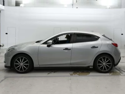 Mazda AXELA  с аукциона в Японии