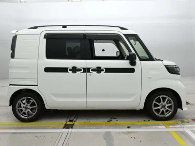 Suzuki Spacia Base