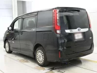 Toyota NOAH лот № 30727 оценка 3.5  с аукциона в Японии 5