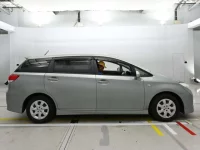 Toyota WISH лот № 30702 оценка 4  с аукциона в Японии 2