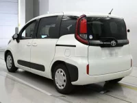 Toyota SIENTA лот № 36503 оценка 4  с аукциона в Японии 5
