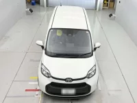 Toyota SIENTA лот № 36503 оценка 4  с аукциона в Японии 6