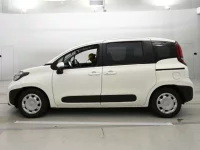 Toyota SIENTA лот № 36503 оценка 4  с аукциона в Японии 3