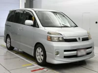 Toyota VOXY лот № 90589 оценка 3  с аукциона в Японии 4