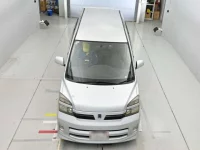 Toyota VOXY лот № 90589 оценка 3  с аукциона в Японии 6