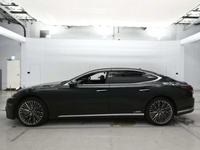 Lexus LS  с аукциона в Японии