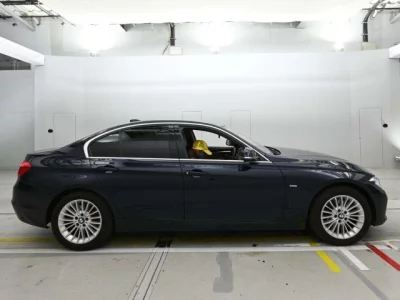 BMW 3-Series  с аукциона в Японии