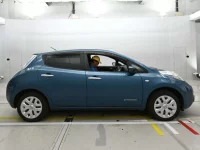 Nissan LEAF лот № 90660 оценка 4  с аукциона в Японии 2
