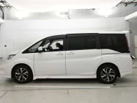 Honda STEP WAGON лот № 30747 оценка 3.5  с аукциона в Японии 3
