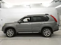 Nissan X-TRAIL лот № 30752 оценка 3.5  с аукциона в Японии 3