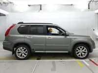 Nissan X-TRAIL лот № 30752 оценка 3.5  с аукциона в Японии 2
