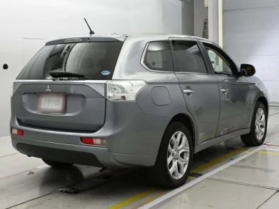 Mitsubishi OUTLANDER PHEV