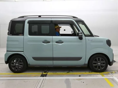 Suzuki Spacia Gear