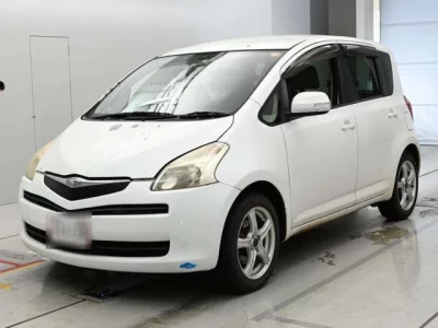 Toyota RACTIS  с аукциона в Японии