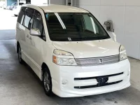 Toyota VOXY лот № 3322 оценка 3.5  с аукциона в Японии 3