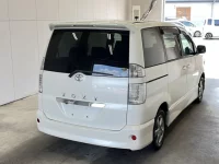 Toyota VOXY лот № 3322 оценка 3.5  с аукциона в Японии 1