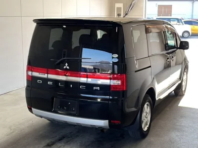 Mitsubishi DELICA D5