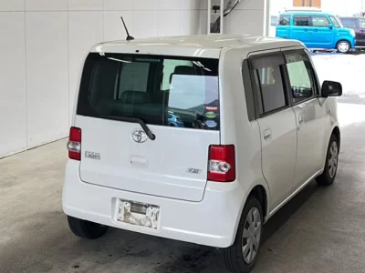 Toyota PIXIS SPACE  с аукциона в Японии