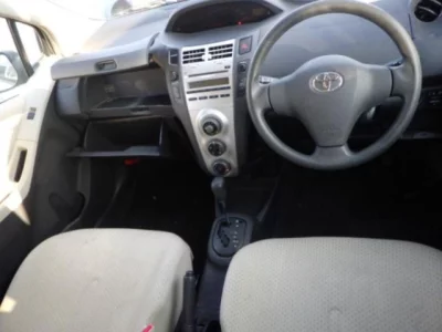 Toyota VITZ  с аукциона в Японии