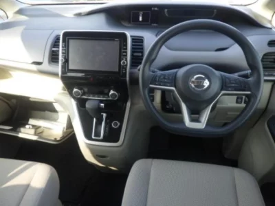 Nissan SERENA  с аукциона в Японии