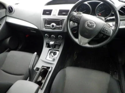 Mazda AXELA  с аукциона в Японии