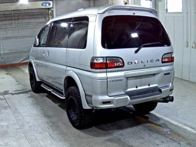 Mitsubishi DELICA