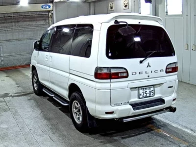 Mitsubishi DELICA