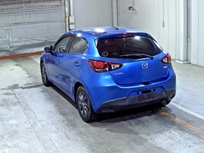 Mazda DEMIO  с аукциона в Японии