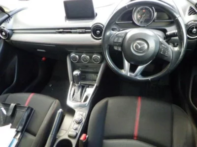 Mazda DEMIO  с аукциона в Японии