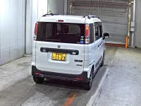 Suzuki SPACIA GEAR лот № 3064 оценка 4.5  с аукциона в Японии 4