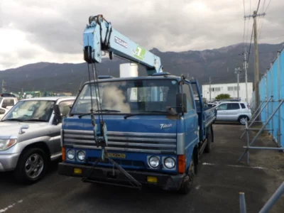 Mazda TITAN  с аукциона в Японии