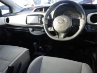 Toyota VITZ лот № 8179 оценка 3.5  с аукциона в Японии 2