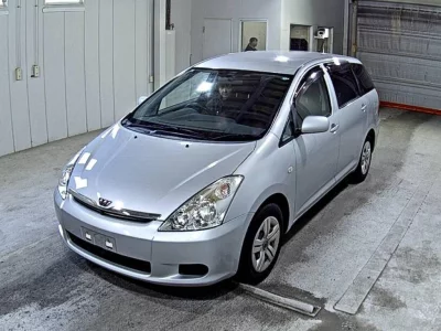 Toyota WISH  с аукциона в Японии